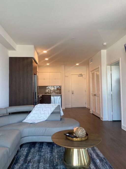 Relax On Wilshire With A View Los Angeles Exterior foto